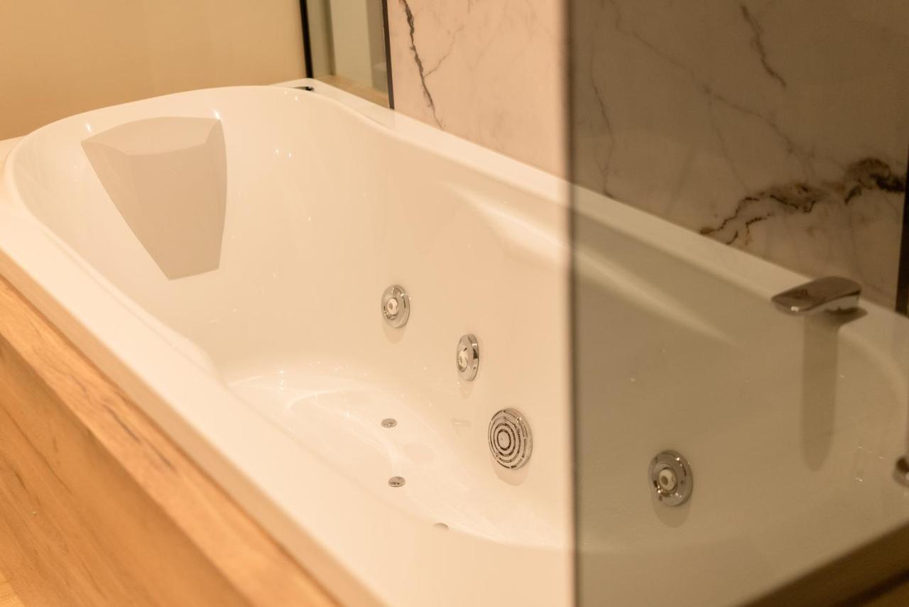 'Tabula Rasa Exclusive Rooms' Бари Екстериор снимка